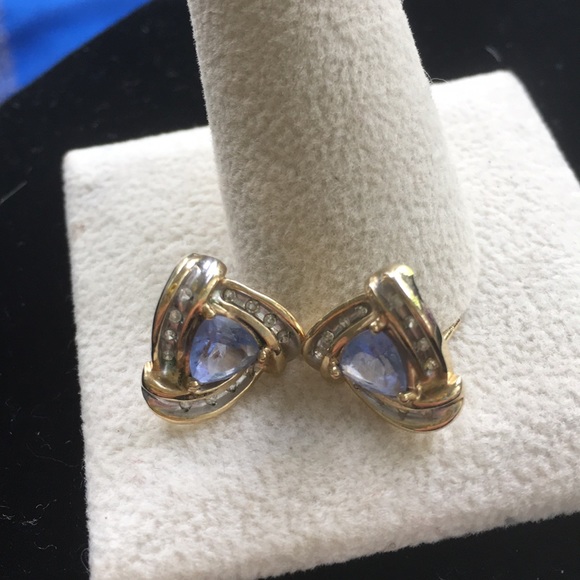 14KT Solid Gold Diamond Tanzanite pierced Earrings REAL Five  Star Posher Read - Picture 7 of 11